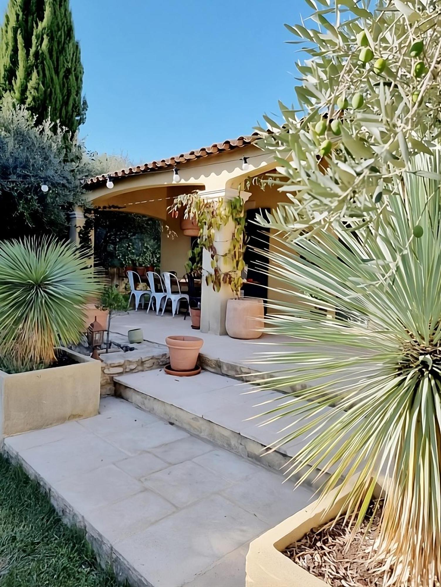 Villa Oasis En Provence Luberon Pierrevert Exterior photo